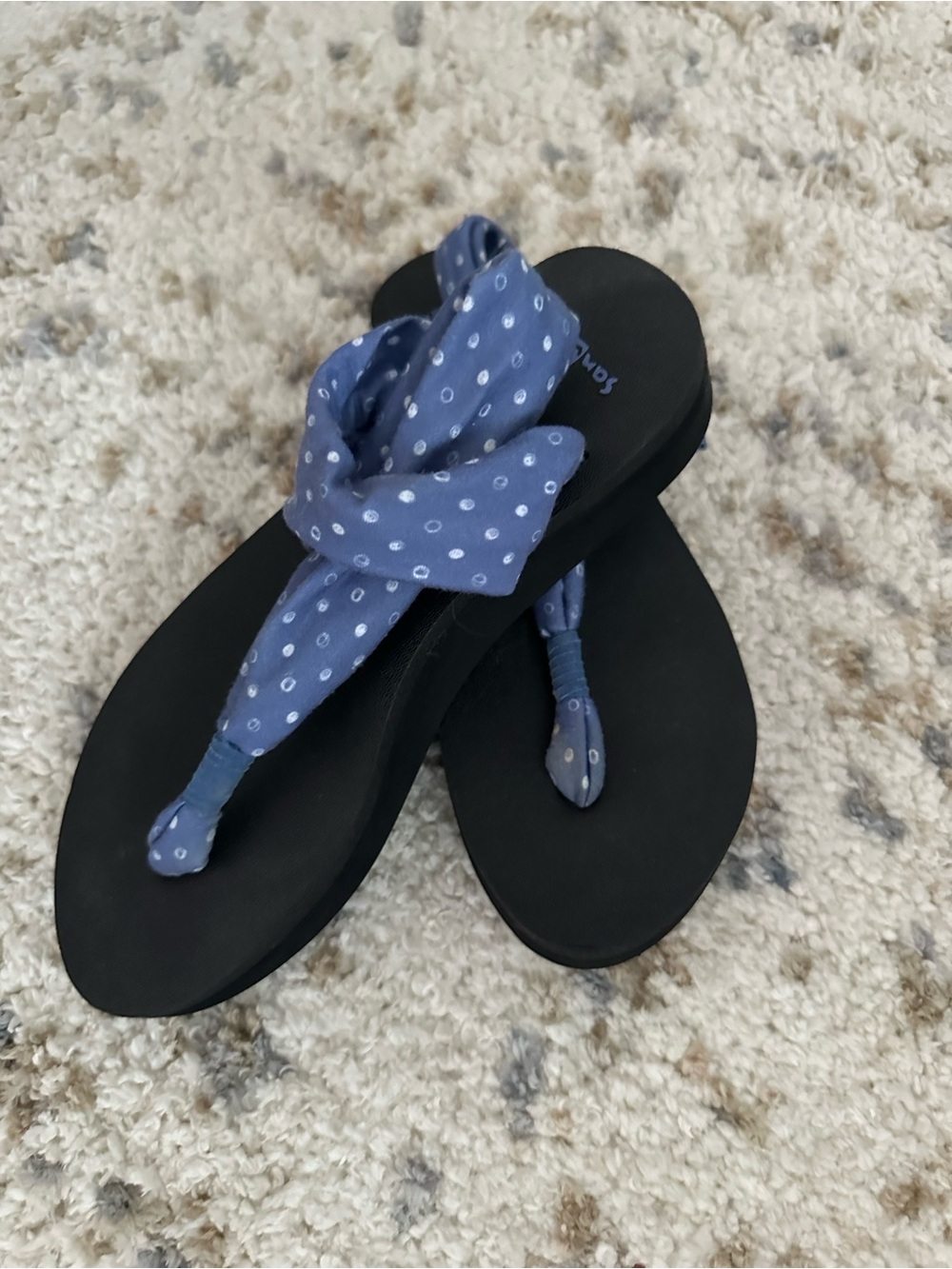 Sanuk Yoga sling back Black with Blue Polka Dot Fabric Straps